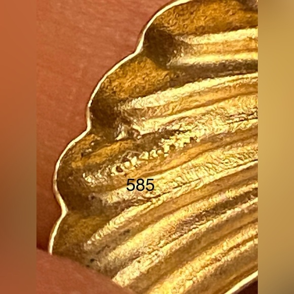 14 K Gold stud earrings Angel wings 🪽 - Picture 3 of 4